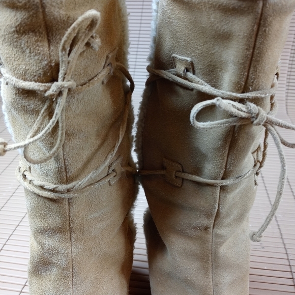 Michael Kors women's Tan Sherpa Lined 3" Wedge heel 13" tall Mid Calf Boots Size - Picture 5 of 10